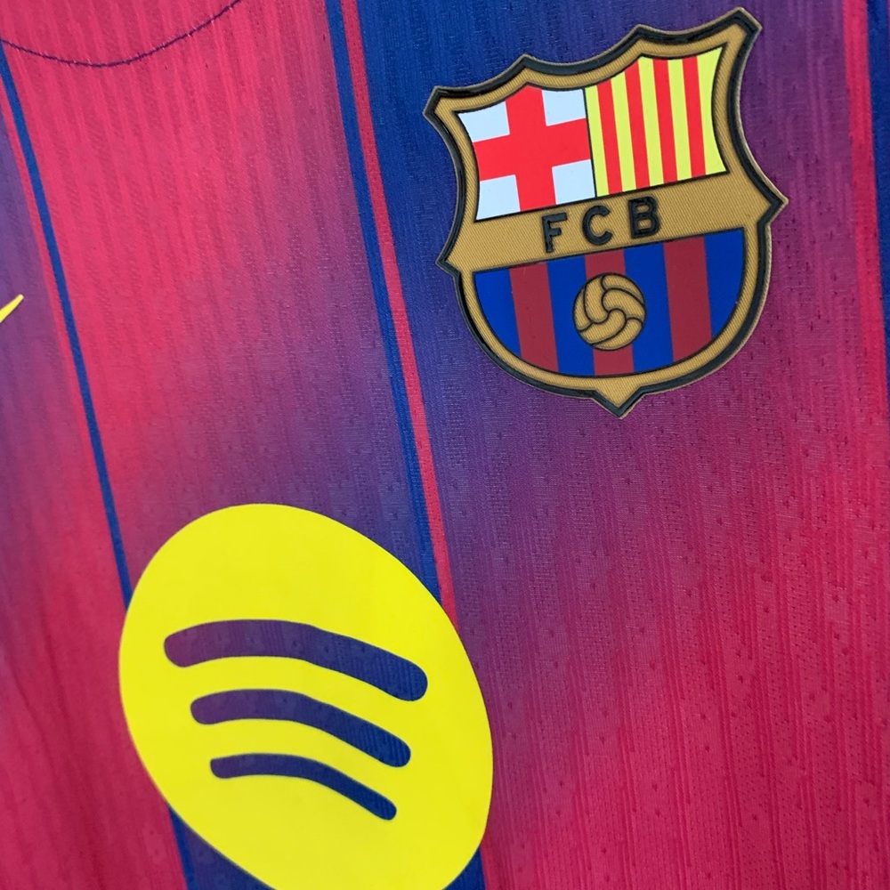 Barcelona 2025/2026 Jerseys - Picture 5 of 15